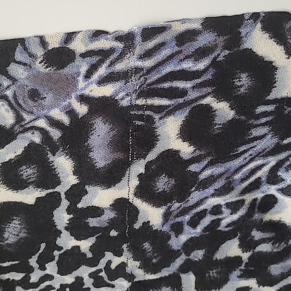 Neiman Marcus Merino Wool Scarf - Picture 9 of 10